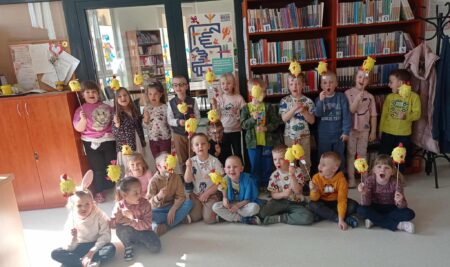 Wielkanocne warsztaty plastyczne w bibliotece