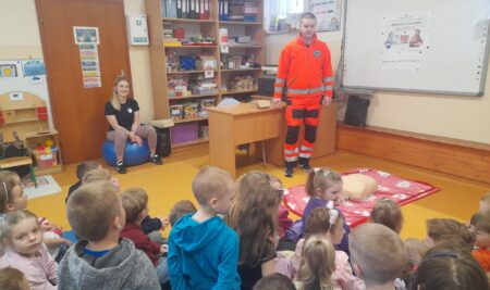 Akademia Zawodów – spotkanie z ratownikiem medycznym i fizjoterapeutką